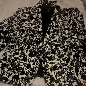 Apostrophe Black and White Floral Blazer